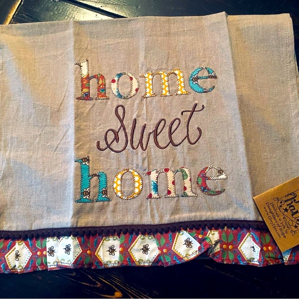 NWT Glory Haus Embroidered Linen Towel